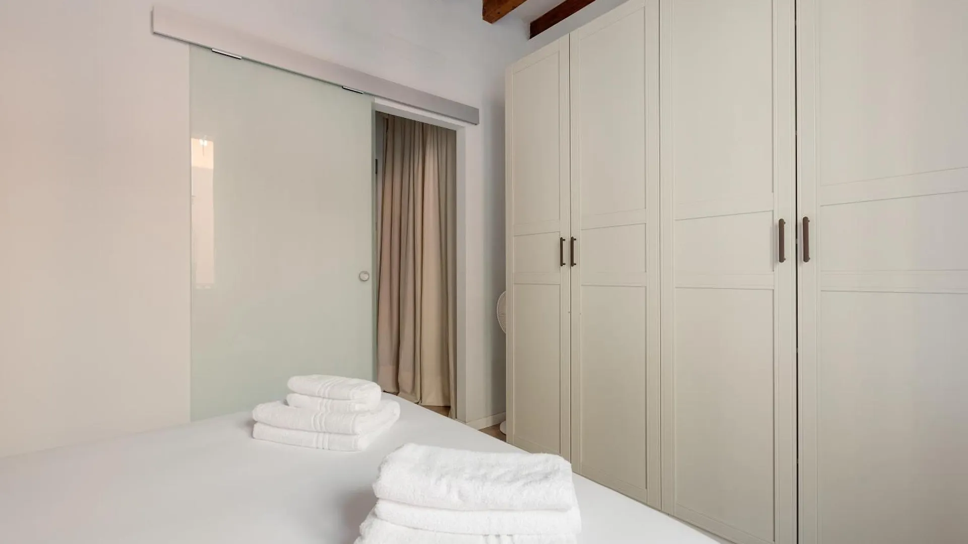 Bright Apartment -Pasteur M1 Milano 0*,